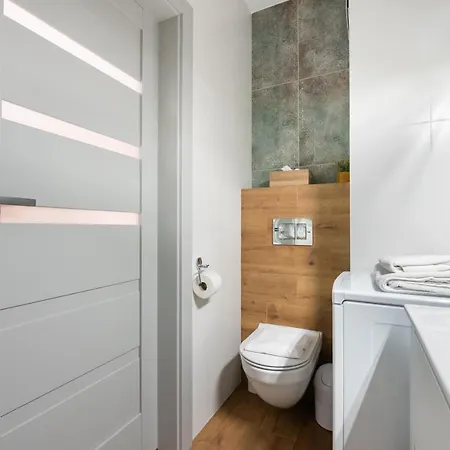 Praga With The View By Bookinghost * 바르샤바