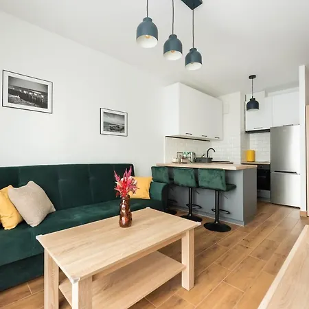 Praga With The View By Bookinghost * Varšava